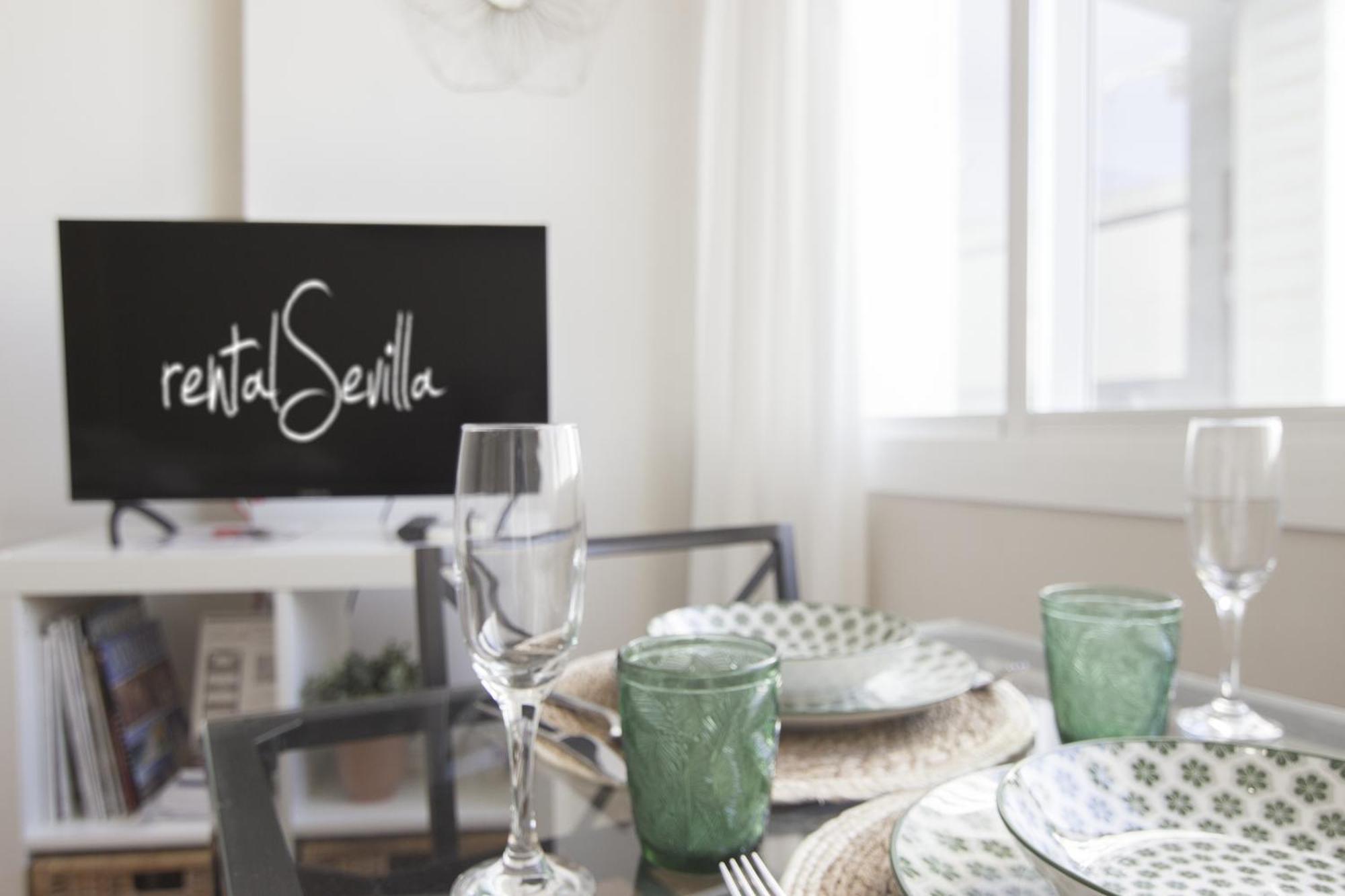 Rentalsevilla Emblemático En La Campana Appartamento Siviglia